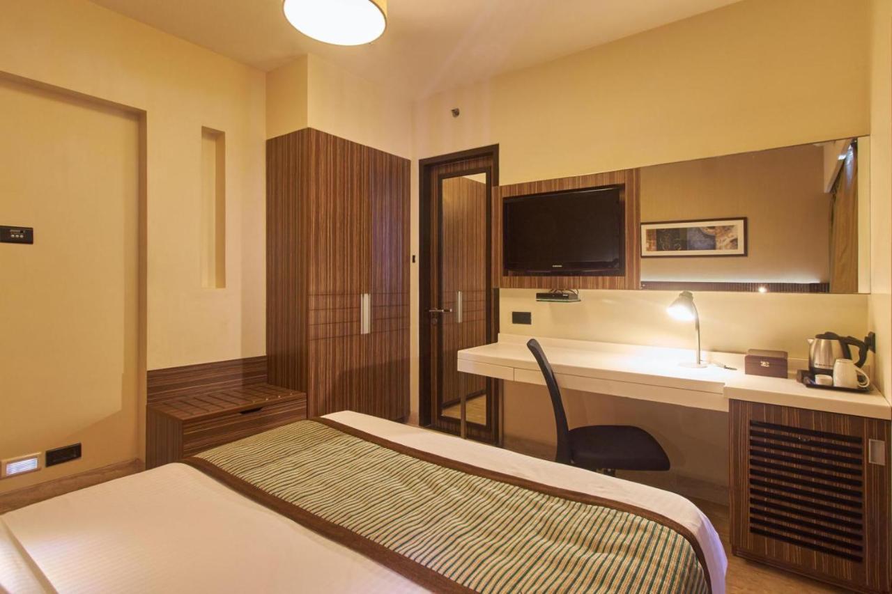 Residency Sarovar Portico Mumbai Exterior photo